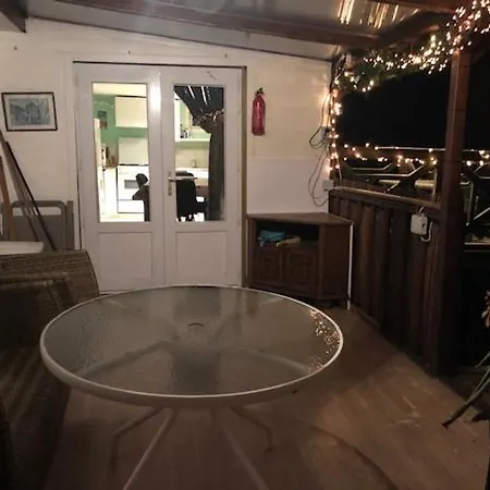 Chalet Eden Ferienhaus Hastiere-par-dela