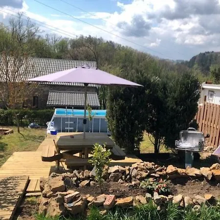 Chalet Eden Ferienhaus Hastiere-par-dela